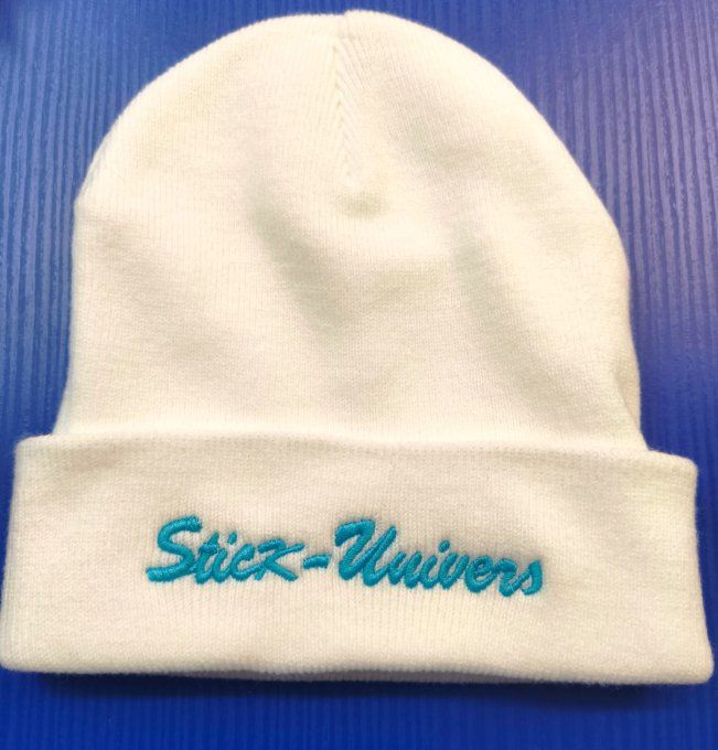 Bonnet personnalisé brodé – Prénom au choix | Cadeau personnalisé unique