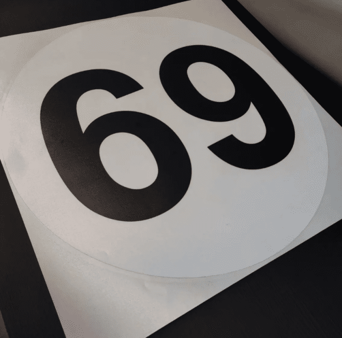 Autocollant - sticker numéro de course